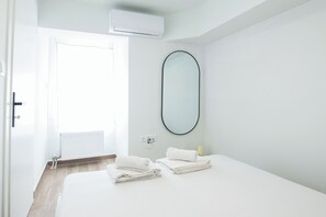 1 bedroom, iron/ironing board, free WiFi - Cozy 1 Bd Basement Apt in Pagrati (Athens)