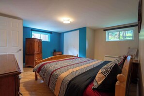 3 عدّة غرف نوم وواي فاي وملاءات أسرّة