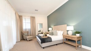 5 quartos, berço de viagem, Wi-Fi, roupa de cama