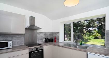 Cosy fully equipped Studio 1, close to University