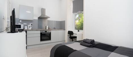 1 bedroom, WiFi, bed sheets