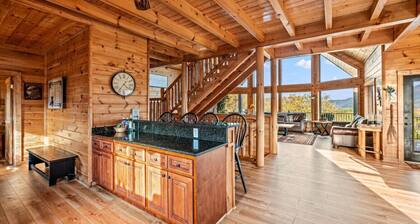 Sunrise Peak: Incredible 6BR w/Views*Hot Tub*Games*Privacy!