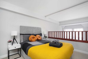 2 dormitorios, tabla de planchar con plancha, wifi y ropa de cama