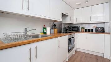 Microwave, oven, toaster