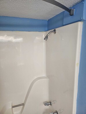 Shower - SM8 Ocean front studio at SeaMist Resort (Myrtle Beach)