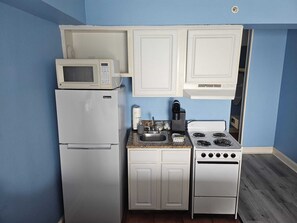 Private kitchen - SM8 Ocean front studio at SeaMist Resort (Myrtle Beach)