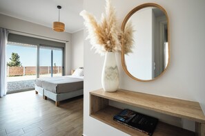 3 bedrooms, desk, iron/ironing board, WiFi