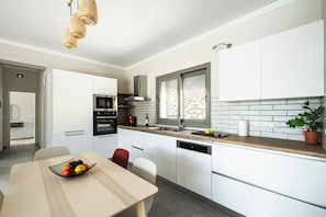 Fridge, microwave, oven, dishwasher