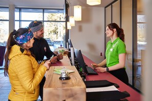 Reception - Explorer Hotel Stubaital (Neustift Im Stubaital)
