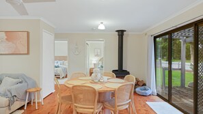 Dining - Cowes Cottage Phillip Island (Cowes)