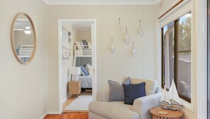 TV, fireplace - Cowes Cottage Phillip Island (Cowes)