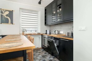 Kühlschrank, Ofen, Herdplatte, Geschirrspüler