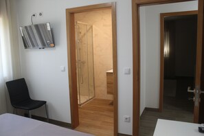 8 quartos, Wi-Fi, roupa de cama