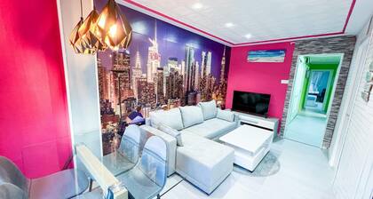 Immaculate 12-bed Apartment in Valencia