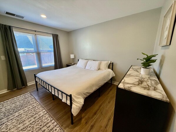 1 bedroom, desk, iron/ironing board, WiFi