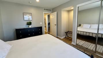 1 chambre, bureau, fer et planche à repasser, Wi-Fi