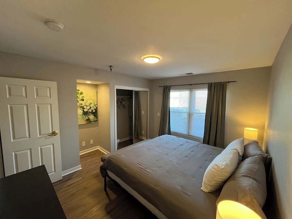 1 chambre, fer et planche à repasser, Wi-Fi, literie fournie
