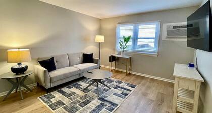 Heart of Omaha, Steps to UNMC and Dining