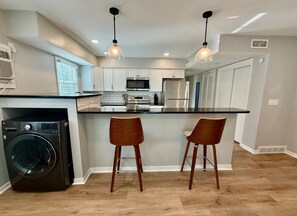 Fridge, microwave, oven, stovetop - Central Location, Near Dining, UNMC Access (Omaha)