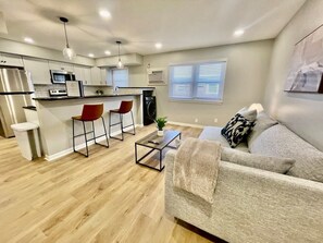 Interior - Central Apartment by UNMC, Walk Everywhere (Omaha)