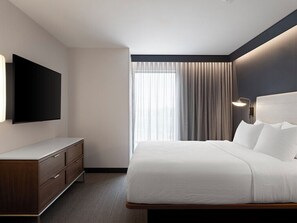 Premium bedding, blackout drapes, iron/ironing board - Courtyard BY Marriott Billings (Billings)