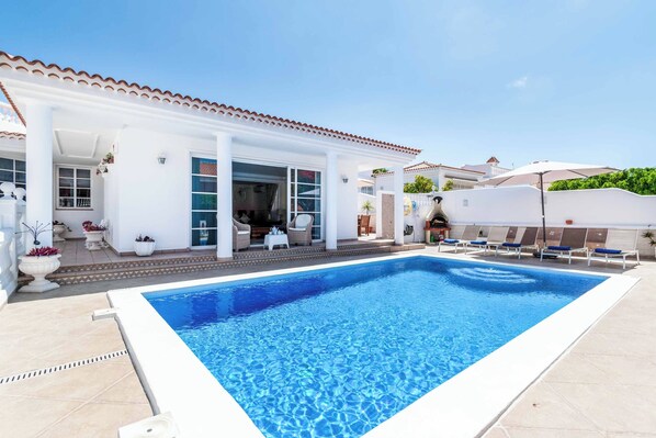 Outdoor pool - The Willows (Adeje)