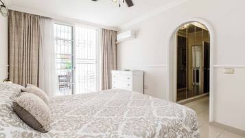 3 bedrooms, bed sheets