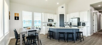 Coastal Escape: Stunning 4BR Home with Beach & Birdwatching