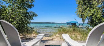 Beautiful Beachfront Home and Sauna on Crystal Lake