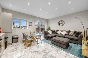 Älytelevisio, kirjoja