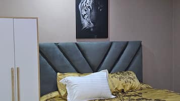 Deluxe-Apartment, 3 Schlafzimmer | 3 Schlafzimmer, Schreibtisch, laptopgeeigneter Arbeitsplatz