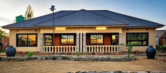 Seven Palms Executive Lodge
