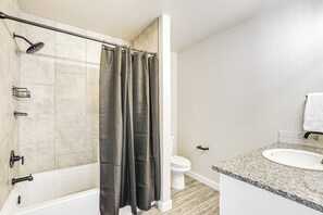 House (3 Bedrooms) | Interior - 'urbana Cabana:' Modern Home 8 Mi to Texas Tech! (Lubbock)