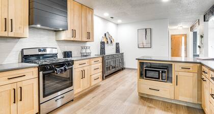 Modern Georgetown Home < 2 Mi to Blue Hole Park!