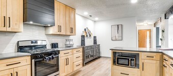 Modern Georgetown Home < 2 Mi to Blue Hole Park!