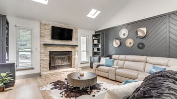 House (4 Bedrooms) | Interior