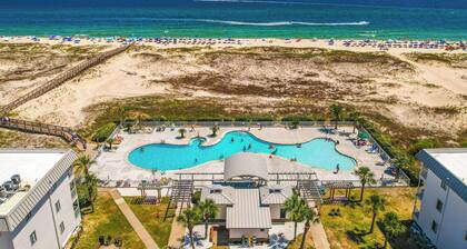 'escape to Sea-ality' Gulf Shores Beach Condo!