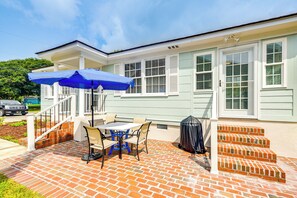 Cottage (2 Bedrooms) | Interior - Walk to Ocean: Pearl Cottage in Atlantic Beach (North Myrtle Beach)