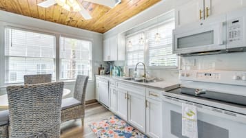 Cottage (2 Bedrooms) | Interior