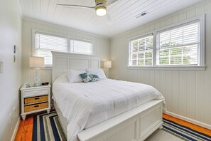 Cottage (2 Bedrooms) | Interior - Walk to Ocean: Pearl Cottage in Atlantic Beach (North Myrtle Beach)