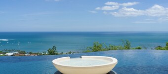 Modern, 180° Oceanview villa with breakfast, gym & Tamarindo Beach Transport