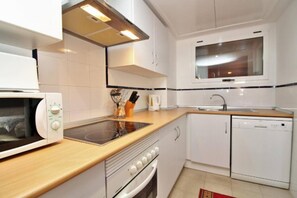 Private kitchen - Lovely 2-bed Apartment in Playa Flamenca (Orihuela)