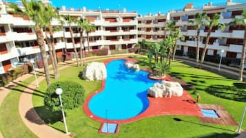 Apartamento | Piscina | Una piscina al aire libre