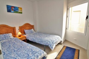 2 bedrooms, iron/ironing board, free WiFi, bed sheets