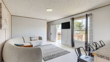 House (3 Bedrooms) | Front of property