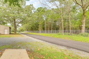 Interior - Greers Ferry Home w/ Fire Pit Near Shiloh Marina! (Higden)