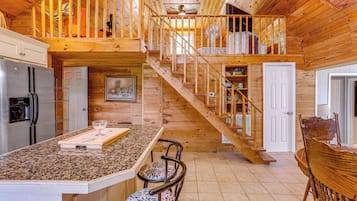 House (2 Bedrooms) | Interior