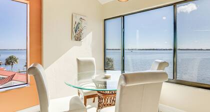 Bright Englewood Gem: Rooftop Patio, Walk to Beach
