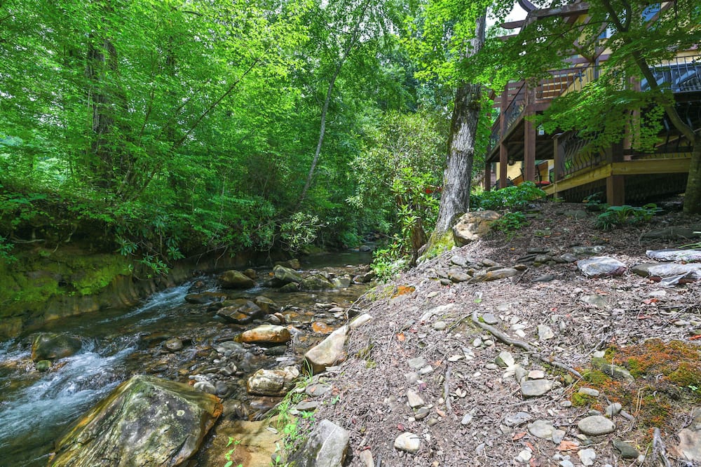 'chateau on Compass Creek' Hayesville Apartment! - Nantahala Lake, NC