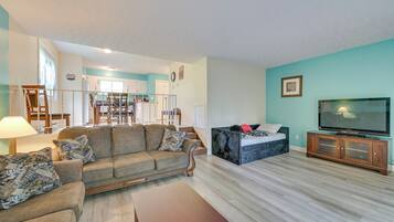 Apartment (2 Bedrooms) | Front of property